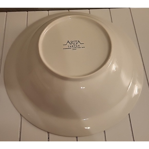 Arita Tartan Plaid Vegetable Serving Bowl Salad 9” Christmas Red Green Holiday - Picture 2 of 3